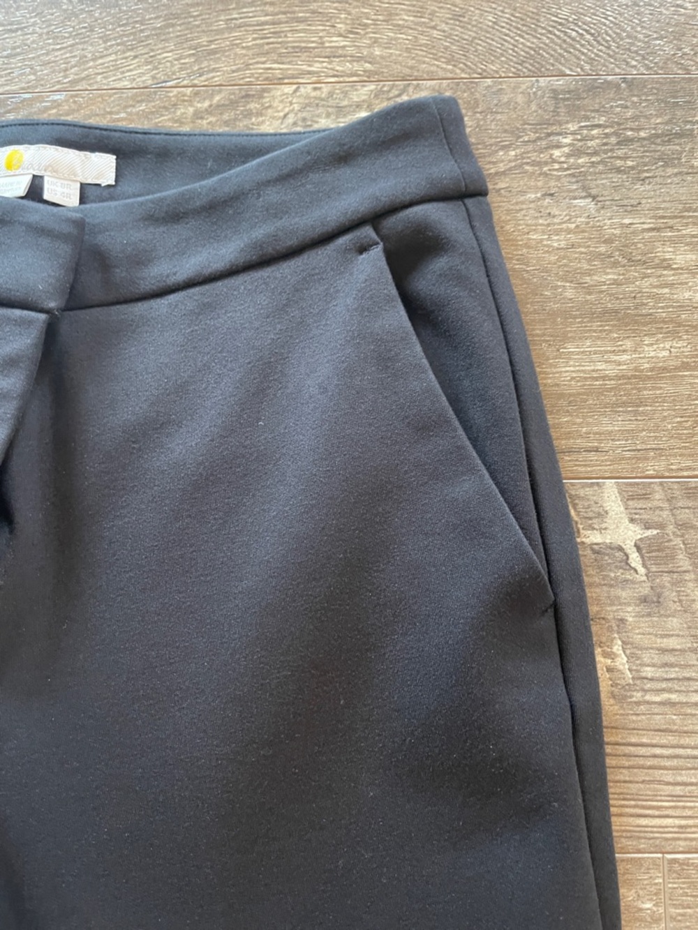Boden Black Ankle-Length Tapered Pants Size 4 - Picture 4 of 8